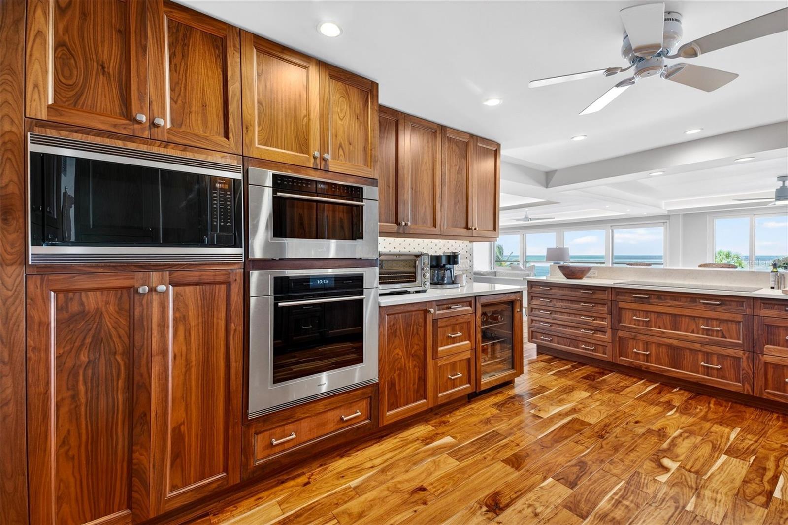 Image 16 of 38 For 4708 Ocean Boulevard E4