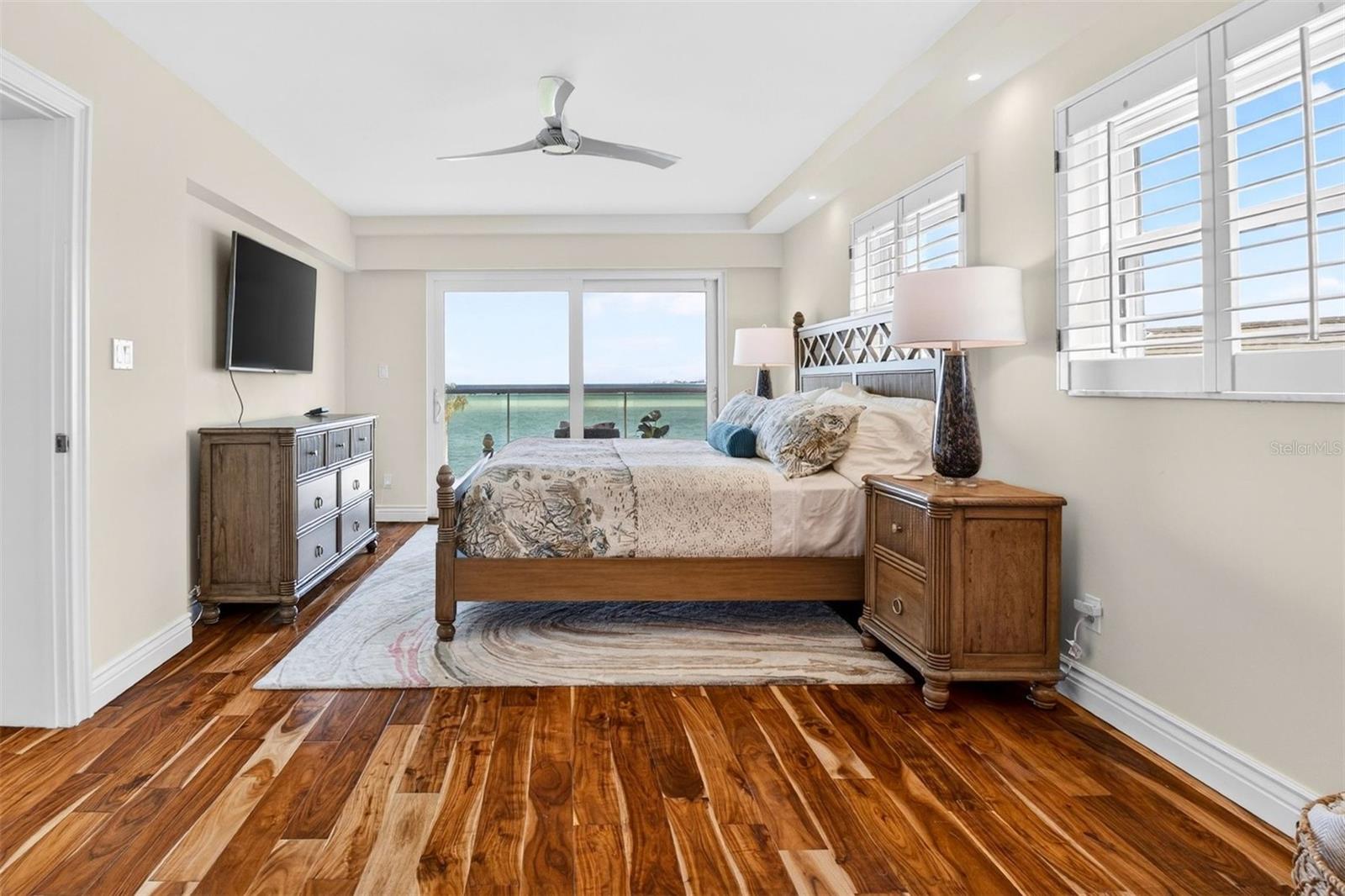 Image 17 of 38 For 4708 Ocean Boulevard E4