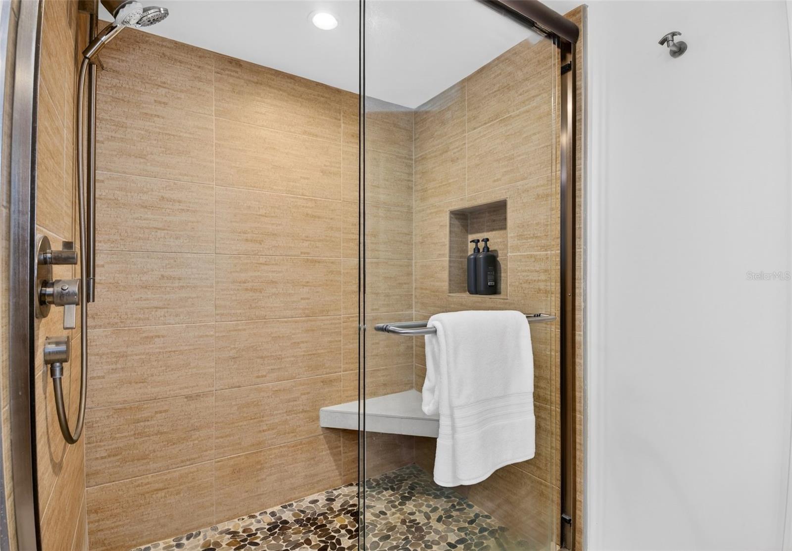 Image 23 of 38 For 4708 Ocean Boulevard E4