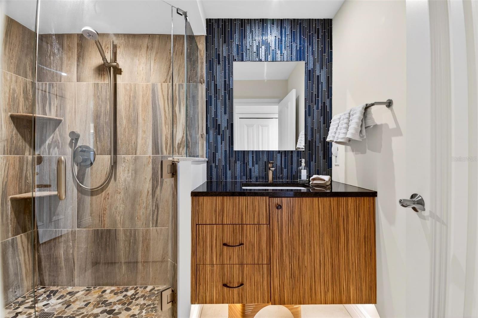 Image 25 of 38 For 4708 Ocean Boulevard E4