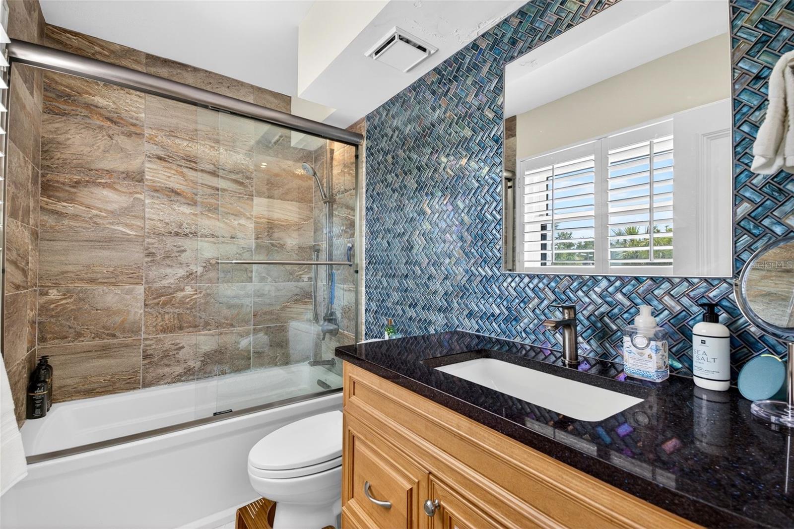 Image 27 of 38 For 4708 Ocean Boulevard E4