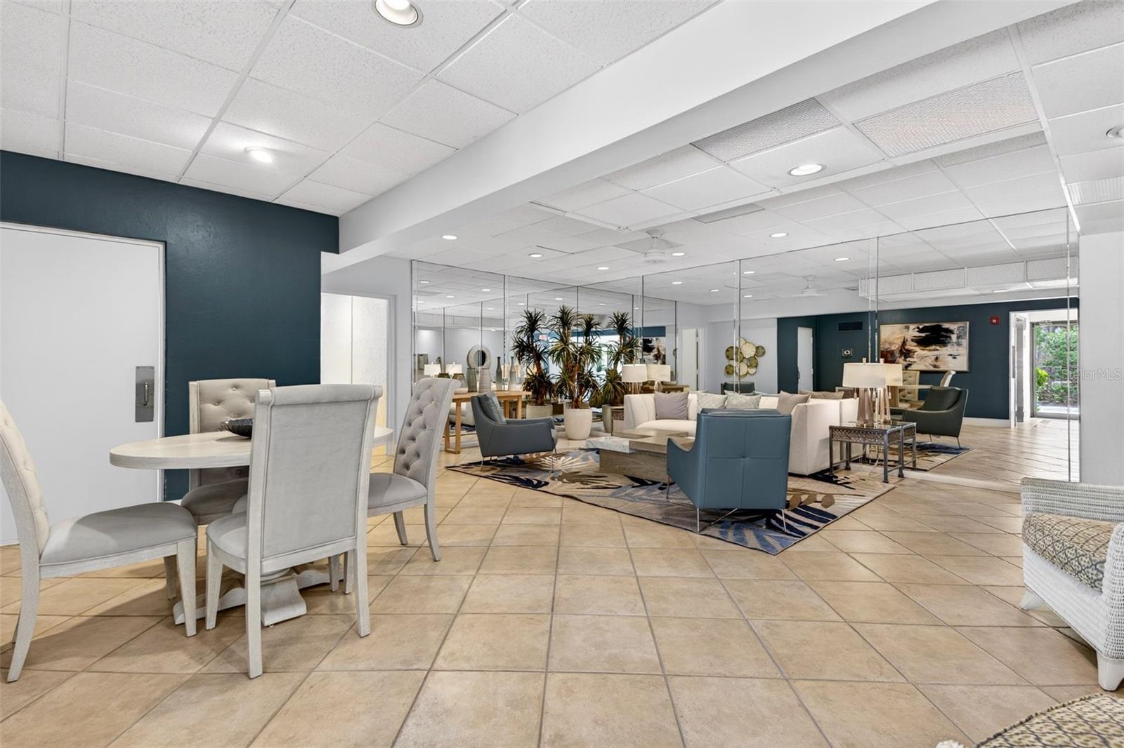 Image 28 of 38 For 4708 Ocean Boulevard E4