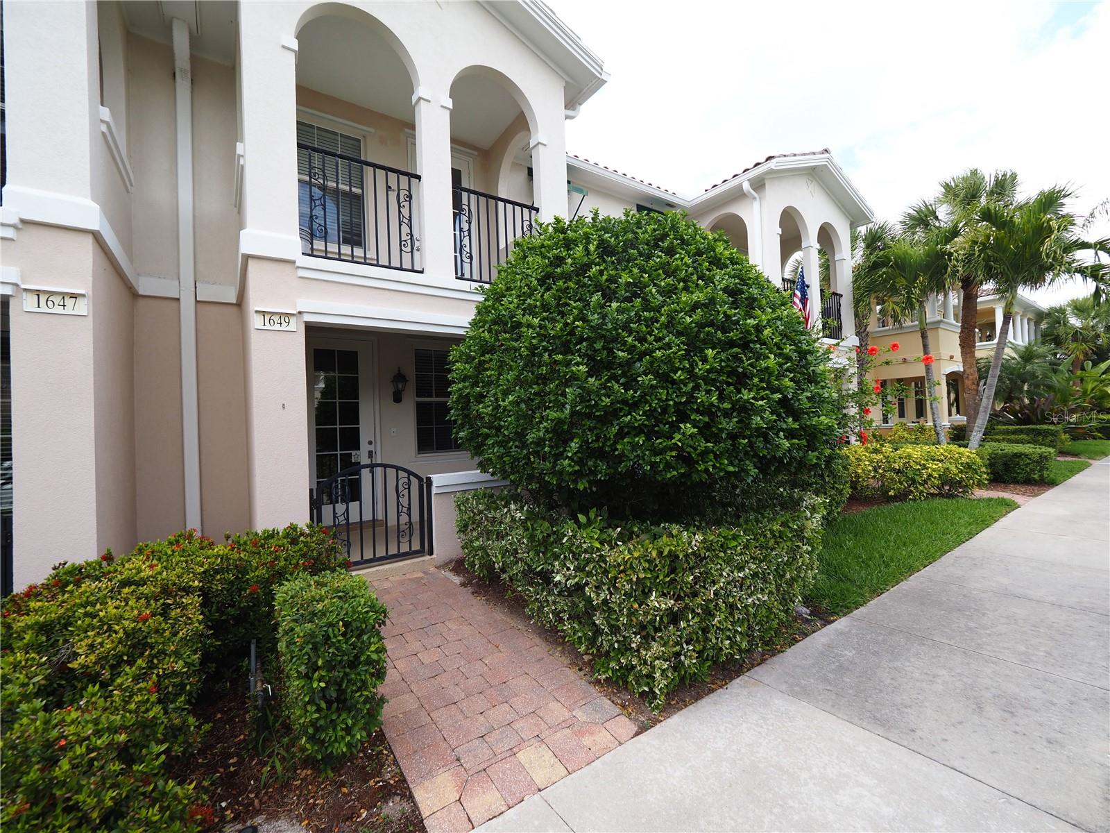 Image 2 of 30 For 1649 Napoli Drive W