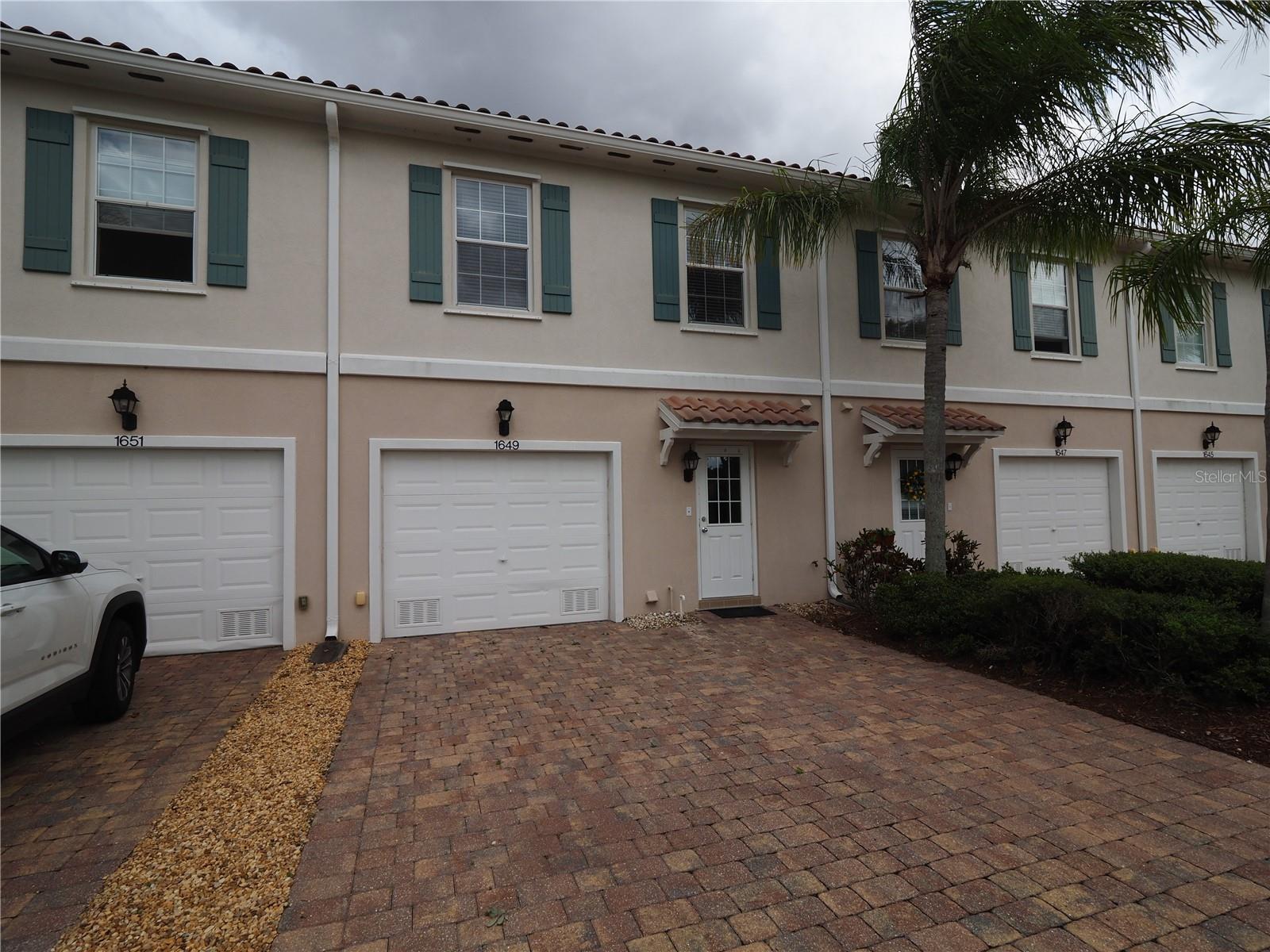 Image 3 of 30 For 1649 Napoli Drive W