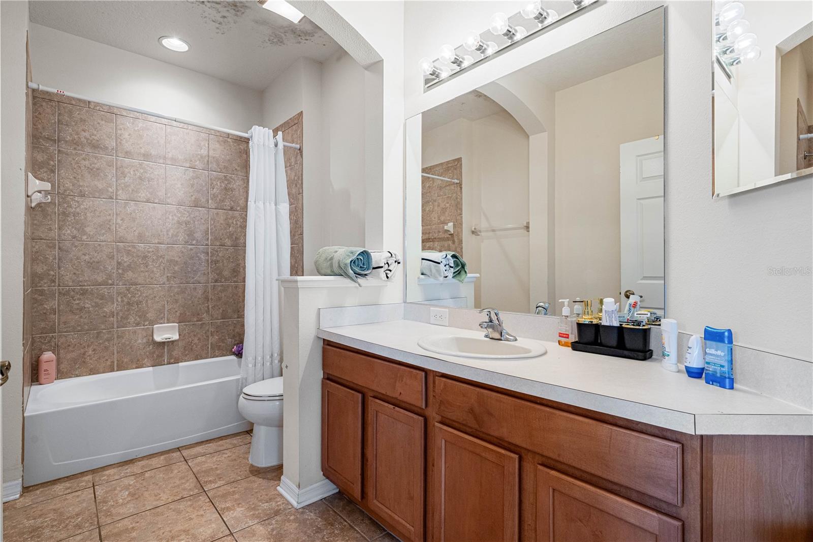 Image 25 of 39 For 5531 Napa Drive