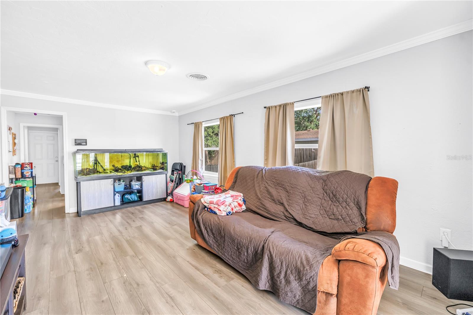 Image 10 of 38 For 3012 17th Street E