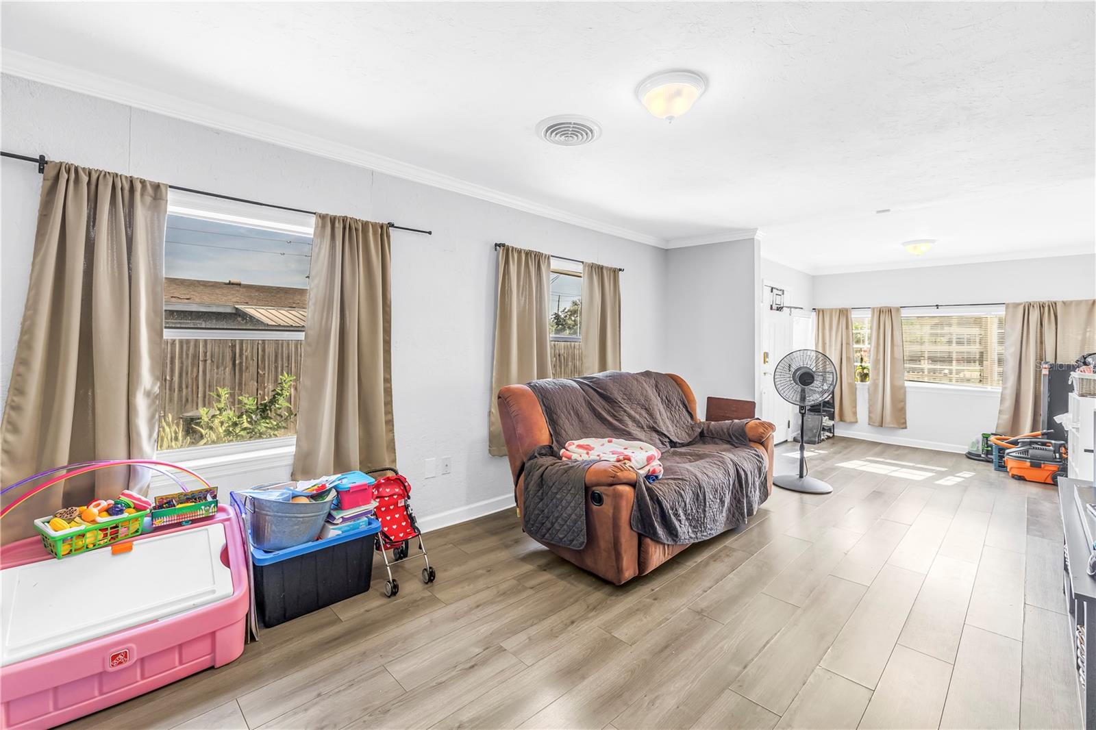 Image 11 of 38 For 3012 17th Street E