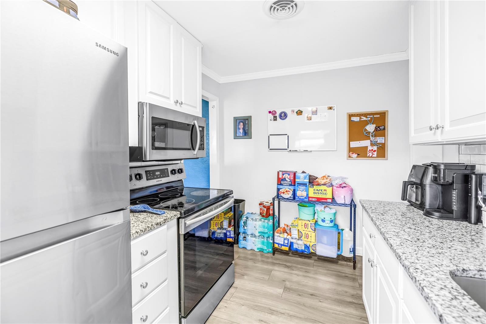 Image 15 of 38 For 3012 17th Street E