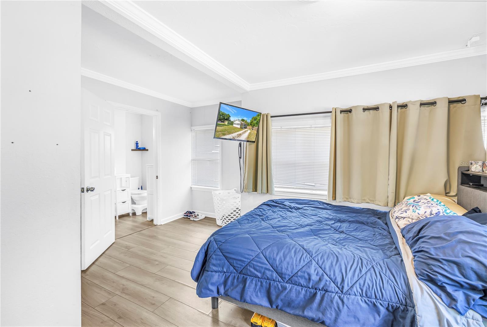 Image 17 of 38 For 3012 17th Street E