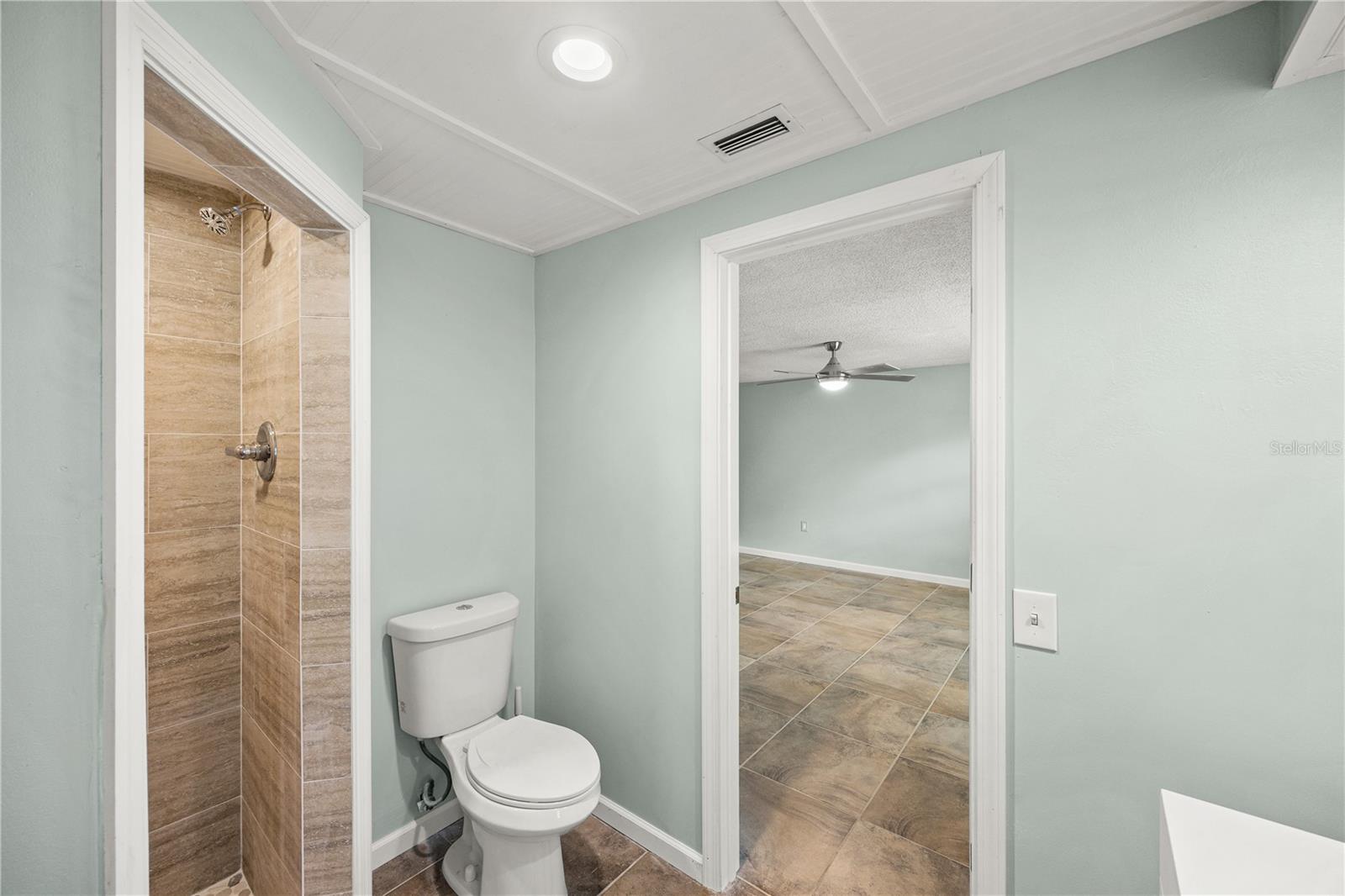 Image 17 of 31 For 18254 Bracken Circle