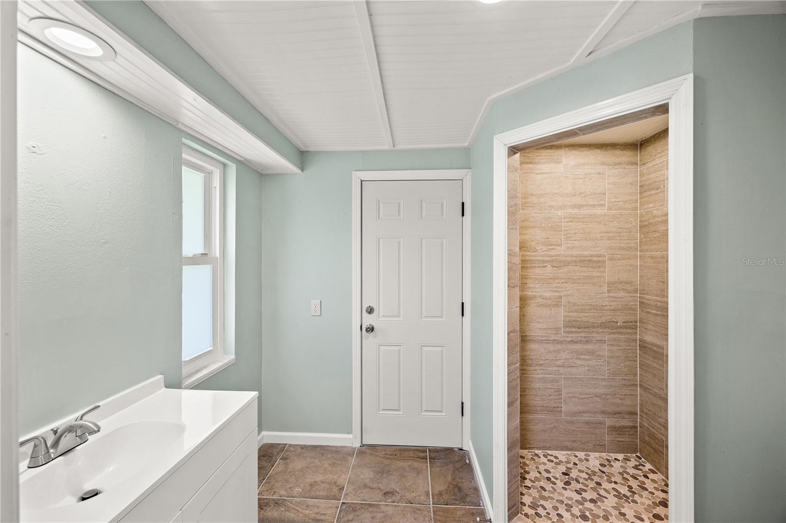 Image 18 of 31 For 18254 Bracken Circle