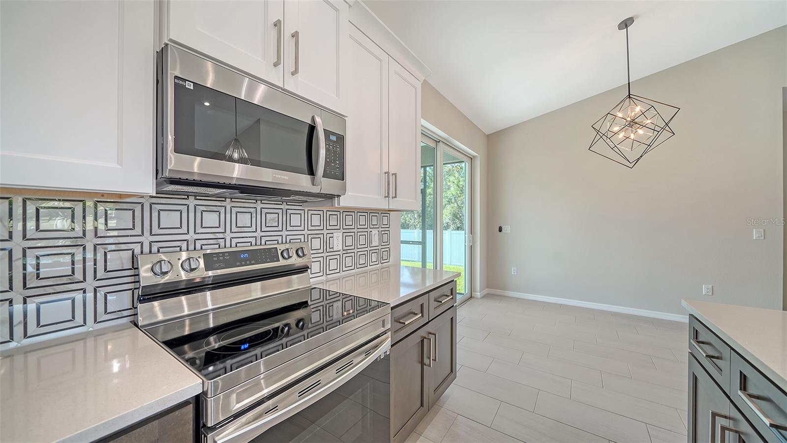 Image 12 of 37 For 6227 Tropicaire Boulevard