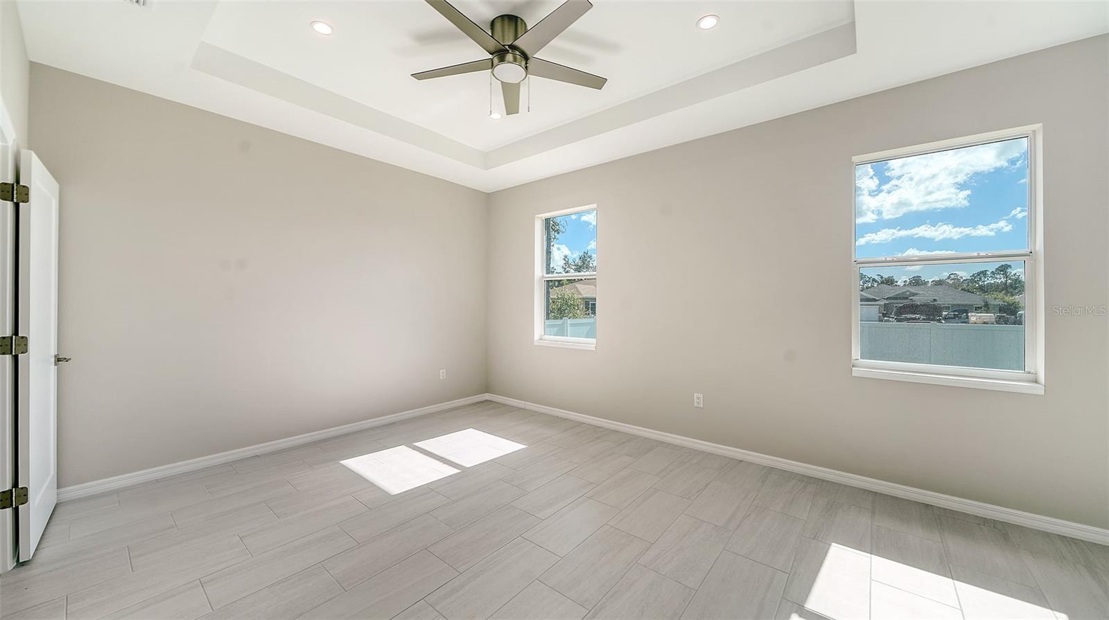 Image 13 of 37 For 6227 Tropicaire Boulevard