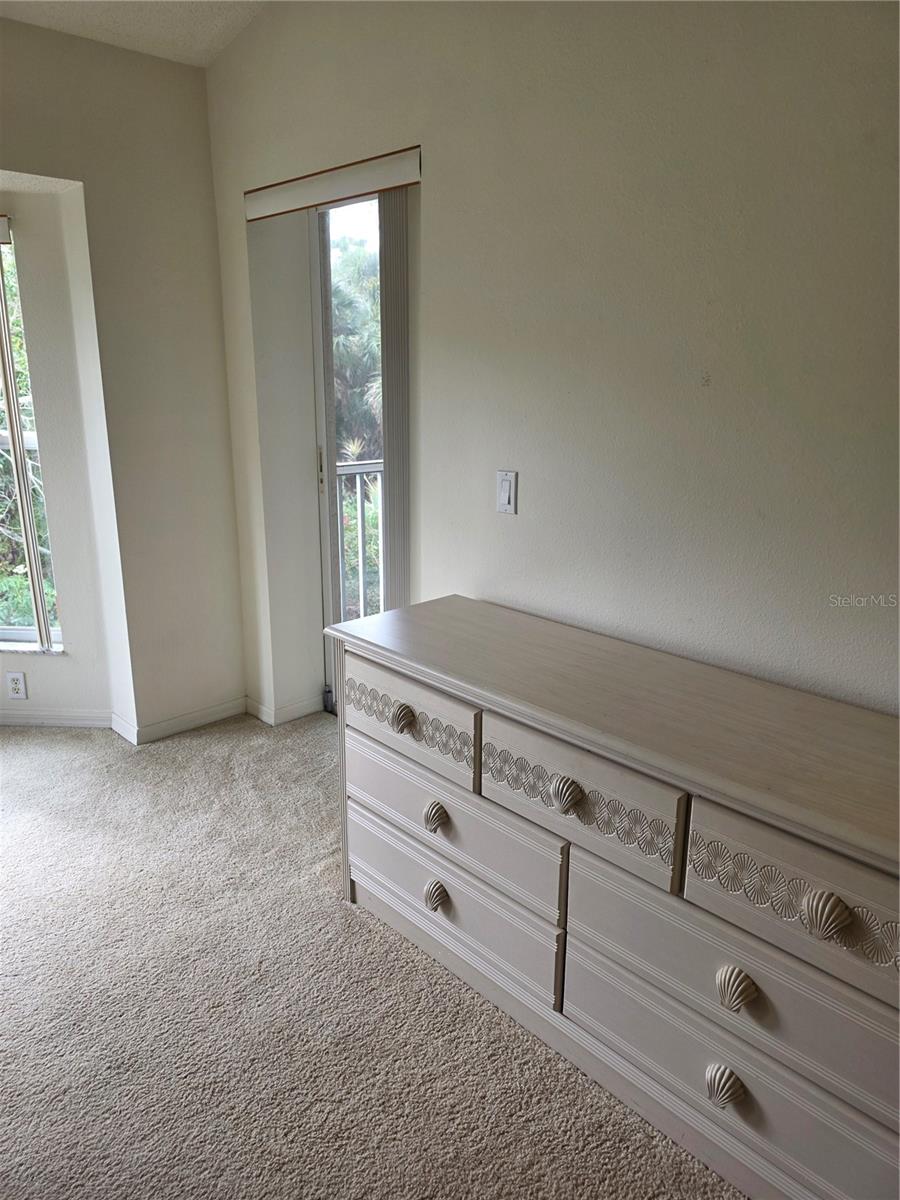 Image 25 of 33 For 4645 Tower Hill Lane 2521