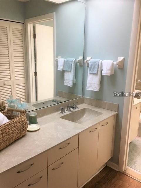 Image 12 of 23 For 4562 Kingsmere  41