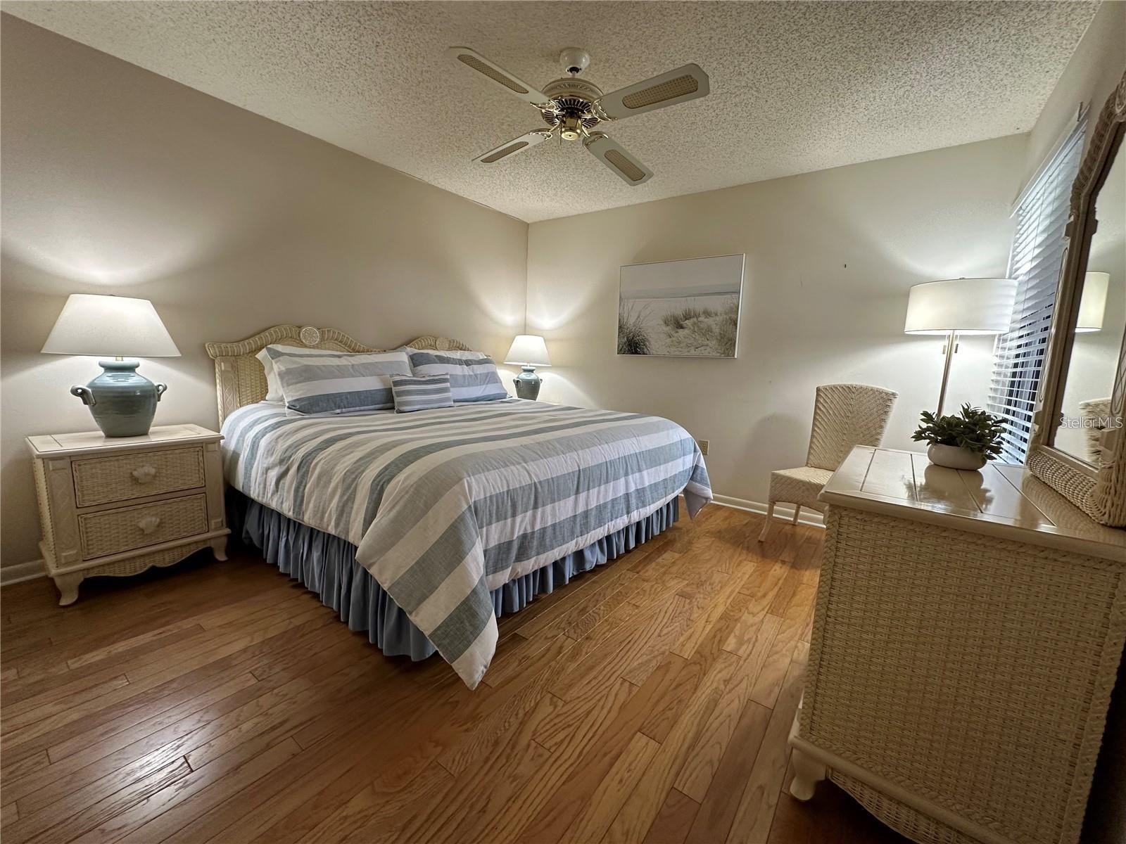 Image 14 of 23 For 4562 Kingsmere  41