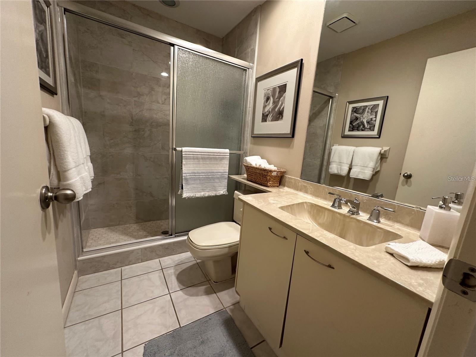 Image 15 of 23 For 4562 Kingsmere  41