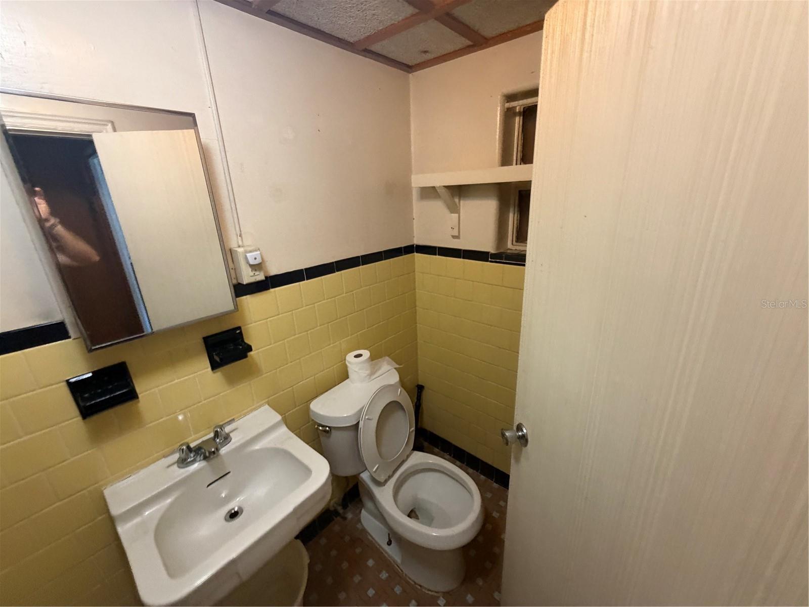 Image 16 of 26 For 705 33rd Street Court W A