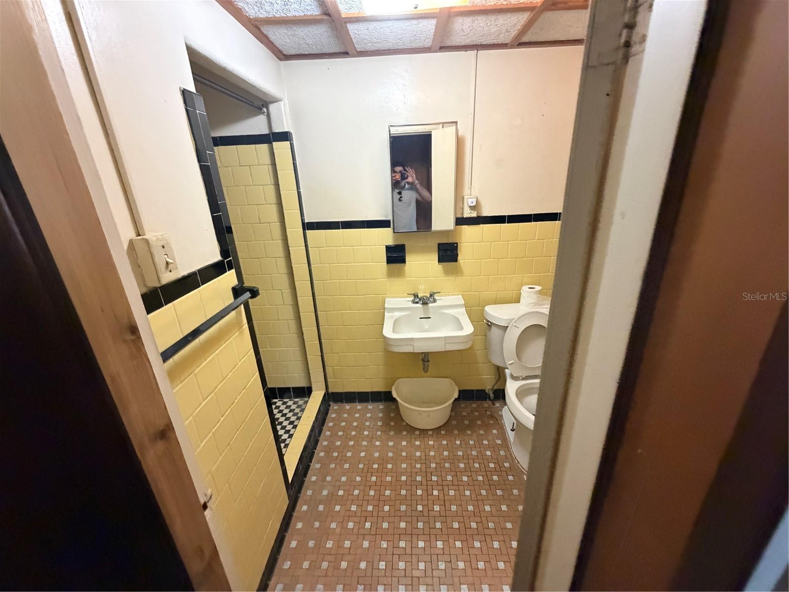 Image 17 of 26 For 705 33rd Street Court W A