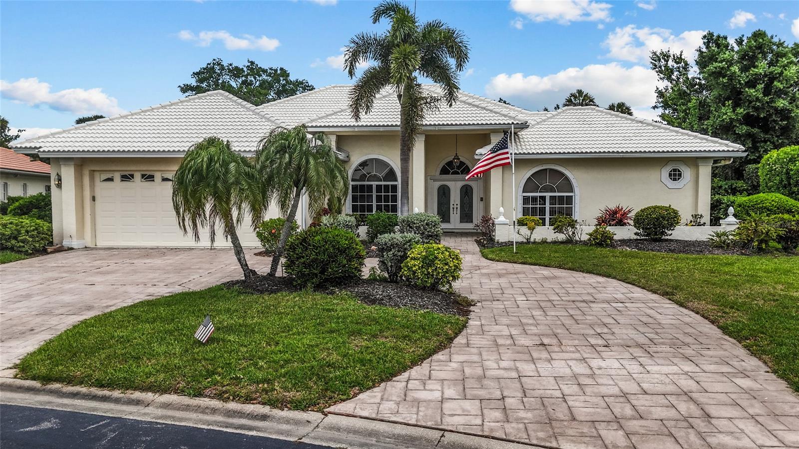 Details for 832 Carnoustie Drive, VENICE, FL 34293