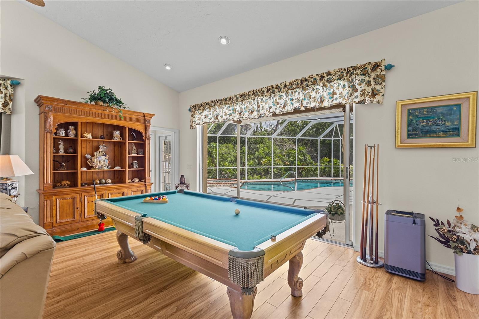 Image 10 of 40 For 832 Carnoustie Drive