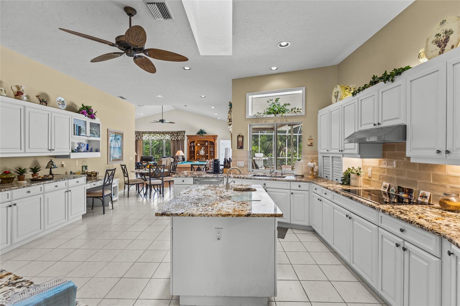 Image 7 of 40 For 832 Carnoustie Drive