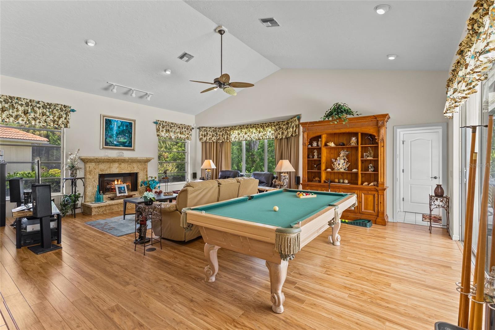 Image 9 of 40 For 832 Carnoustie Drive