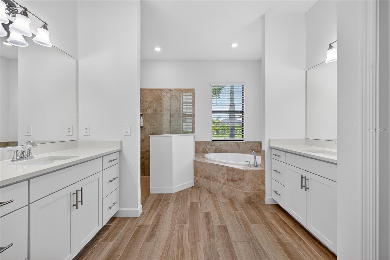 Image 19 of 37 For 4911 Sparkling Sea Lane