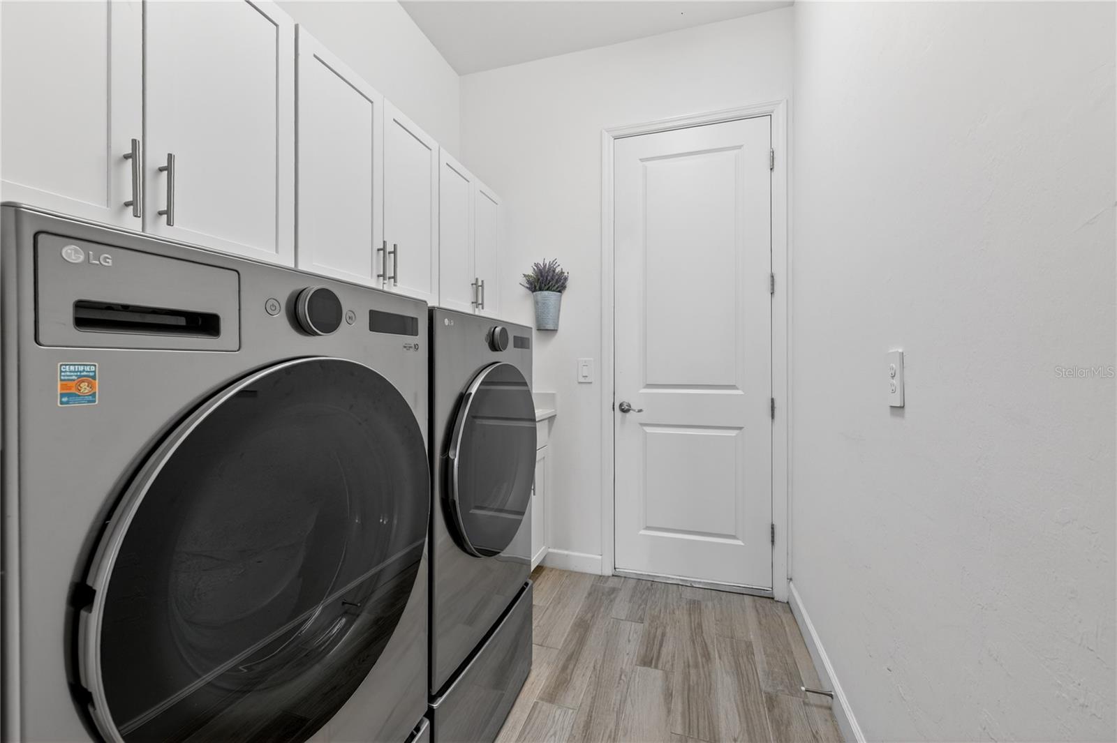 Image 24 of 37 For 4911 Sparkling Sea Lane