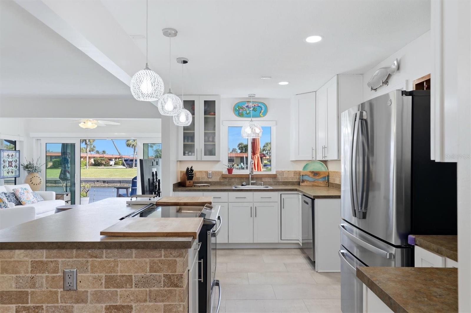 Image 24 of 58 For 9528 Antiqua Cove 9528