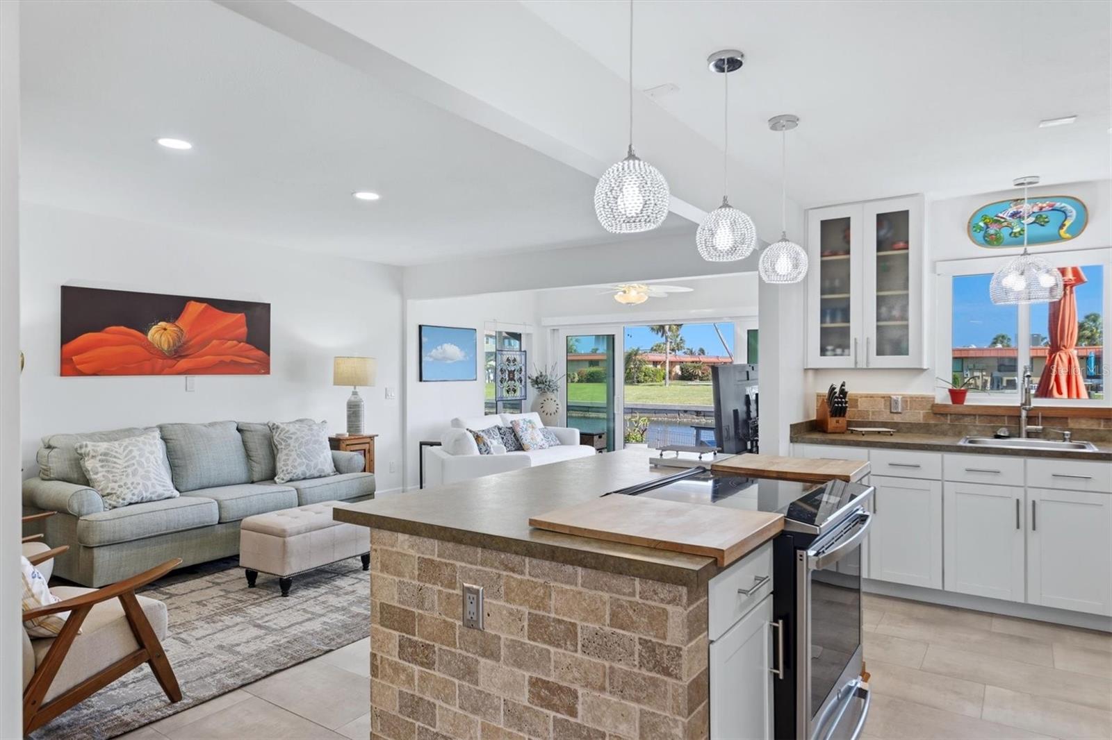 Image 26 of 58 For 9528 Antiqua Cove 9528