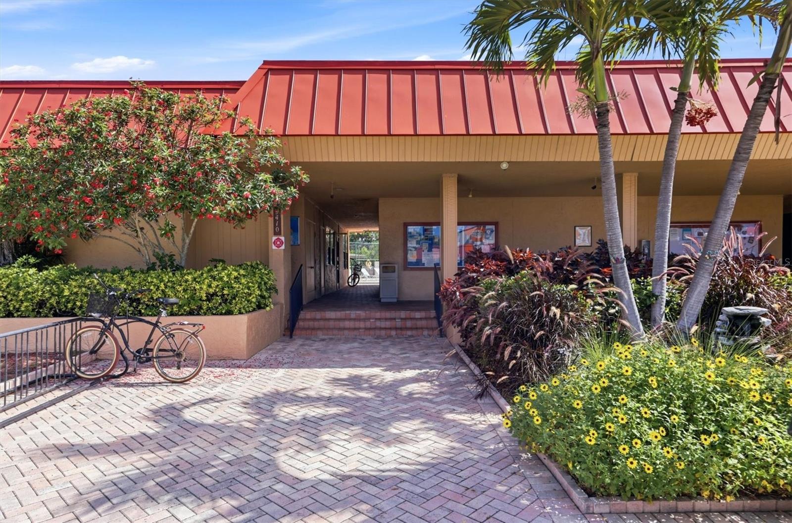 Image 45 of 58 For 9528 Antiqua Cove 9528