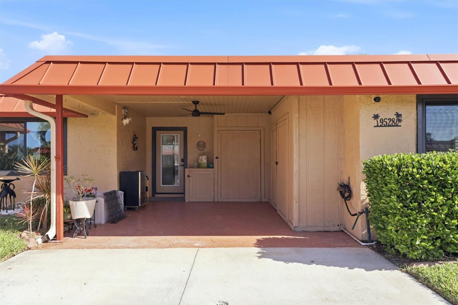 Image 9 of 58 For 9528 Antiqua Cove 9528