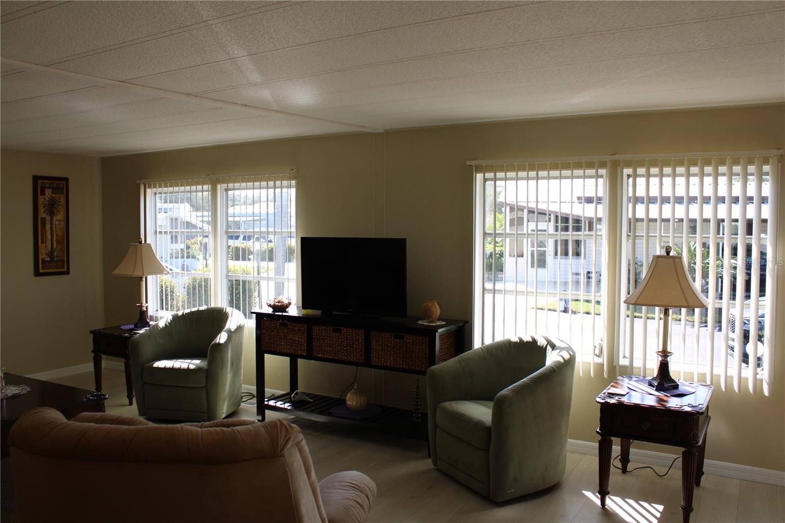 Image 10 of 30 For 5316 53rd Avenue E Q111