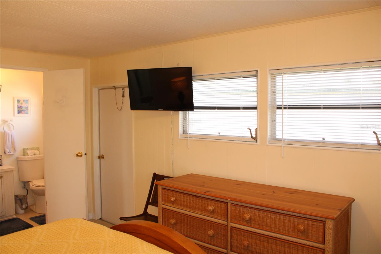 Image 13 of 30 For 5316 53rd Avenue E Q111