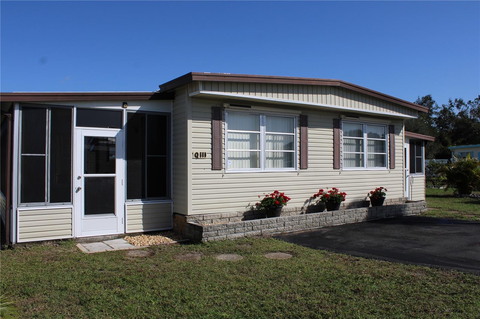 Image 3 of 30 For 5316 53rd Avenue E Q111