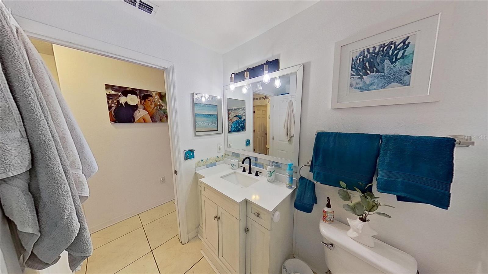 Listing photo id 12 for 1031 Brenton Leaf Drive