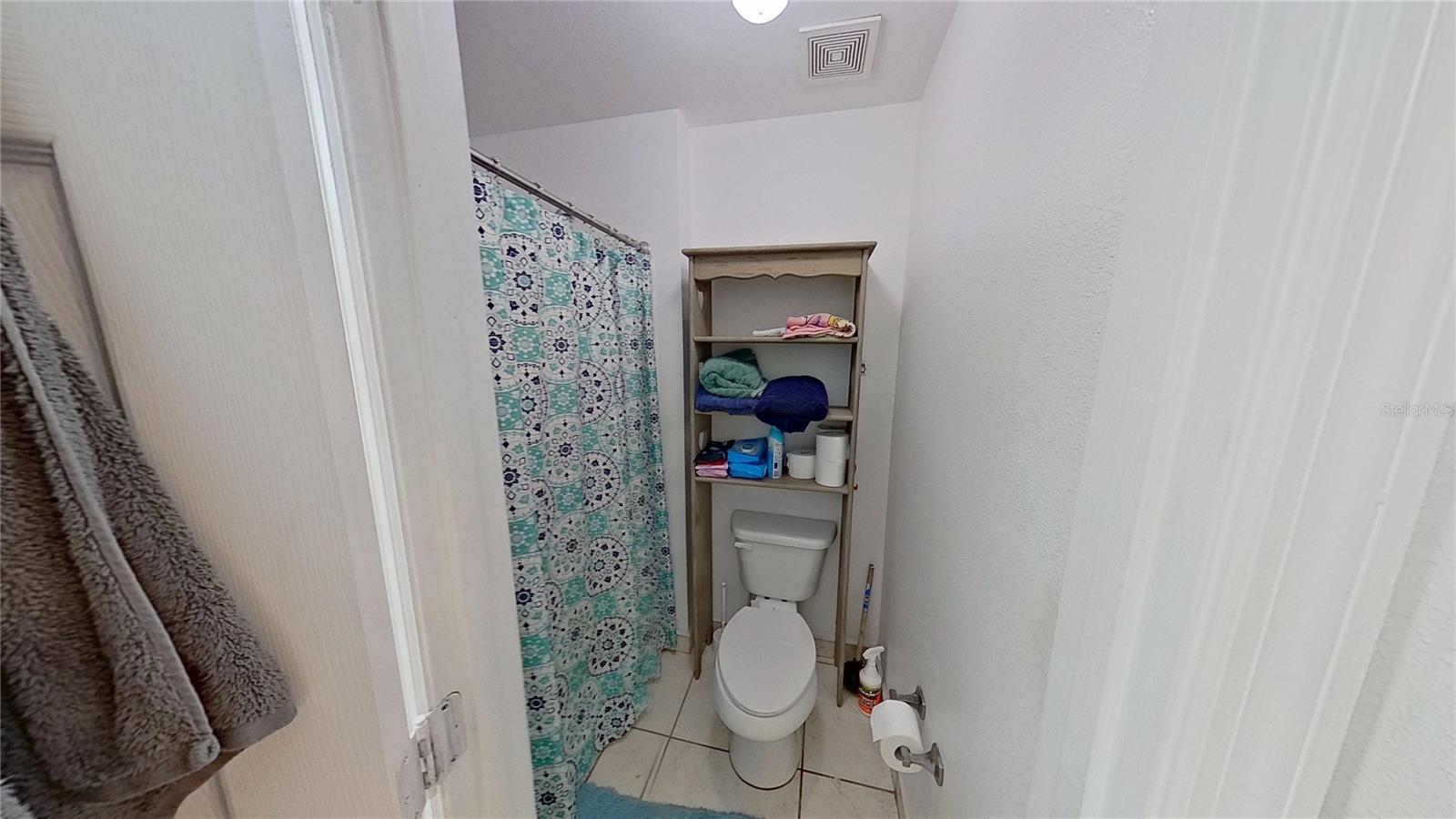 Listing photo id 13 for 1031 Brenton Leaf Drive