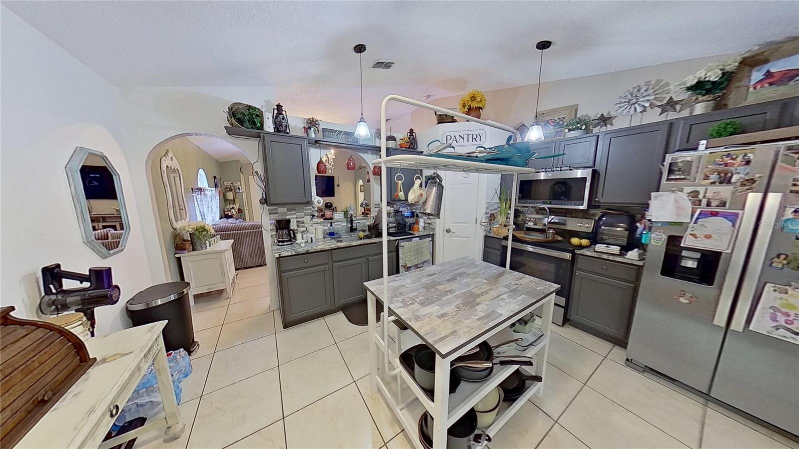 Listing photo id 18 for 1031 Brenton Leaf Drive