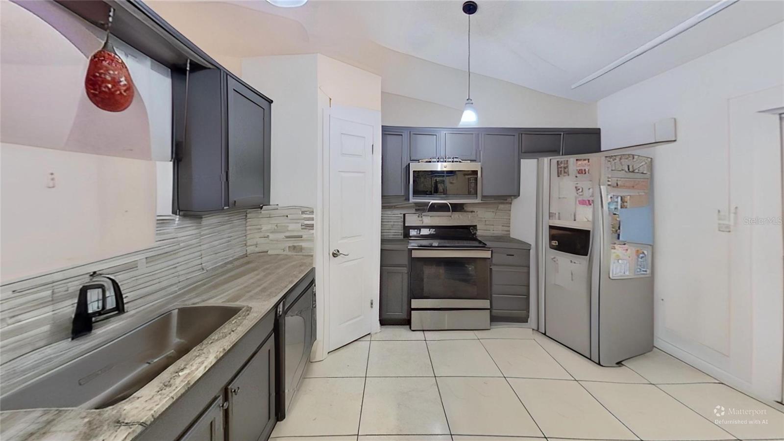 Listing photo id 19 for 1031 Brenton Leaf Drive