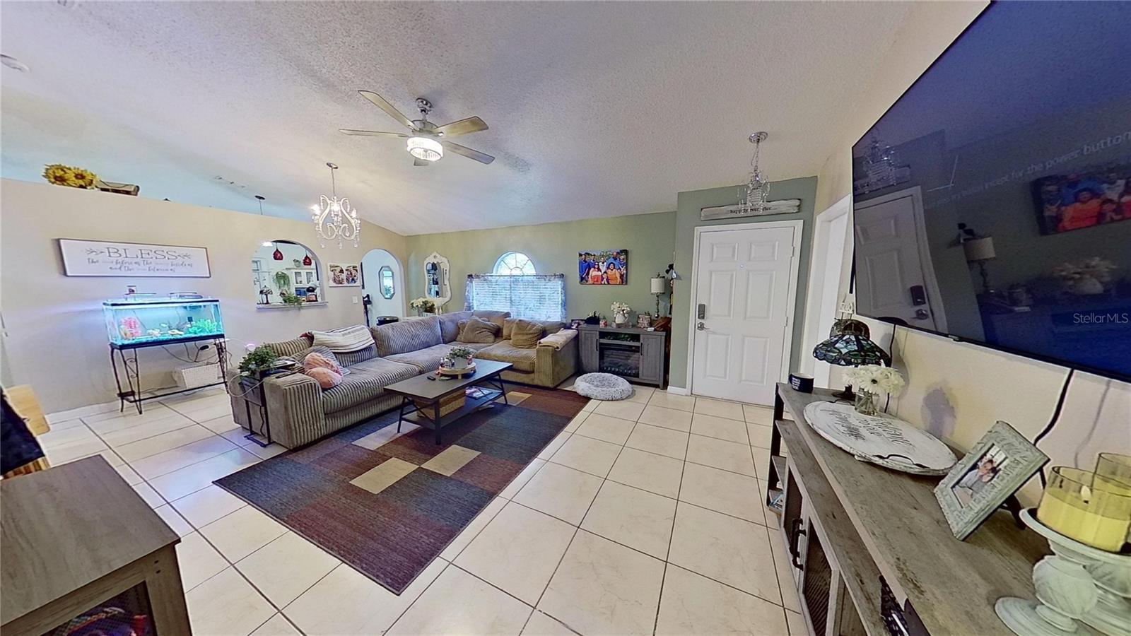 Listing photo id 2 for 1031 Brenton Leaf Drive