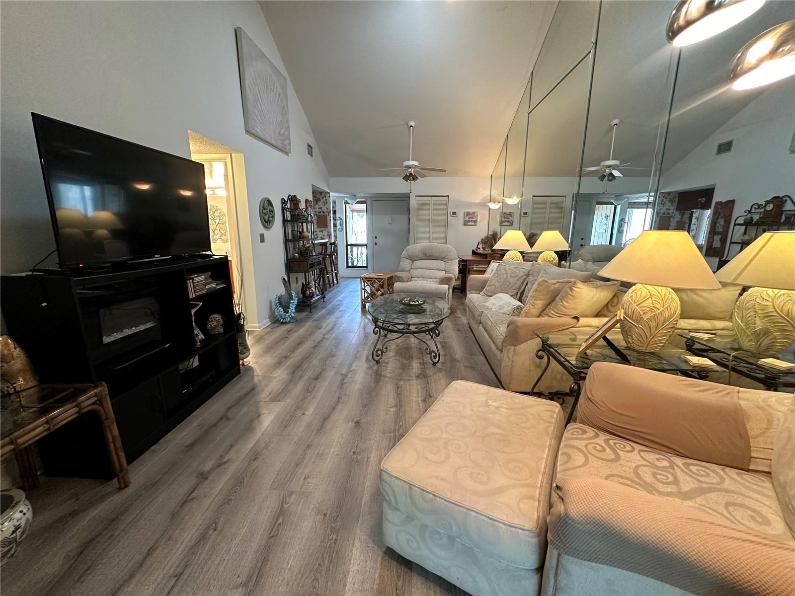 Image 7 of 24 For 1647 Brookhouse Court 246