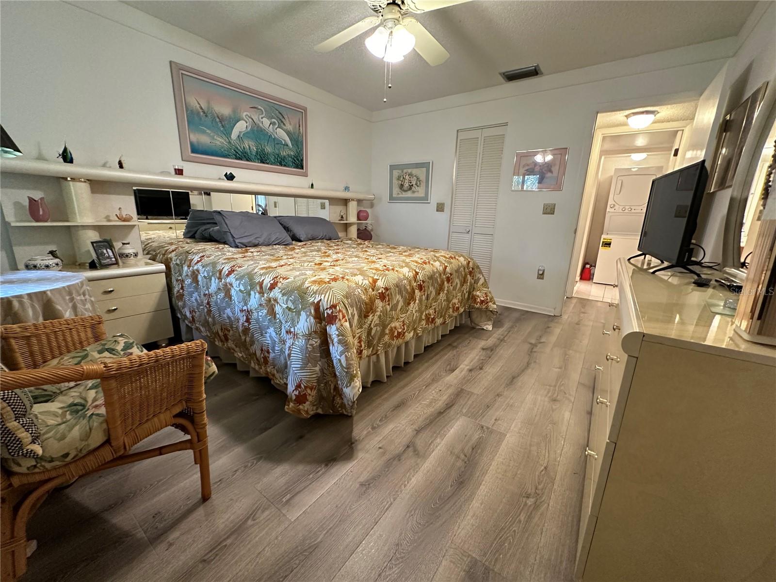 Image 9 of 24 For 1647 Brookhouse Court 246