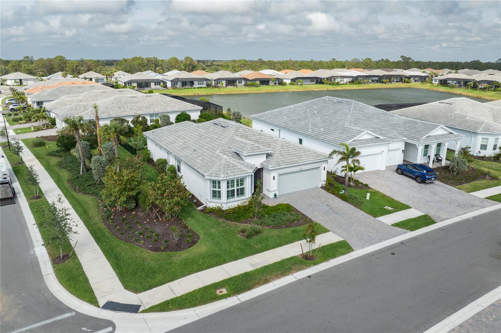 Image 5 of 47 For 9978 Bright Water Drive