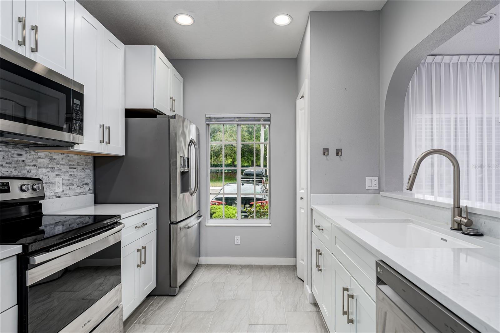 Image 2 of 32 For 208 Cape Harbour Loop 101