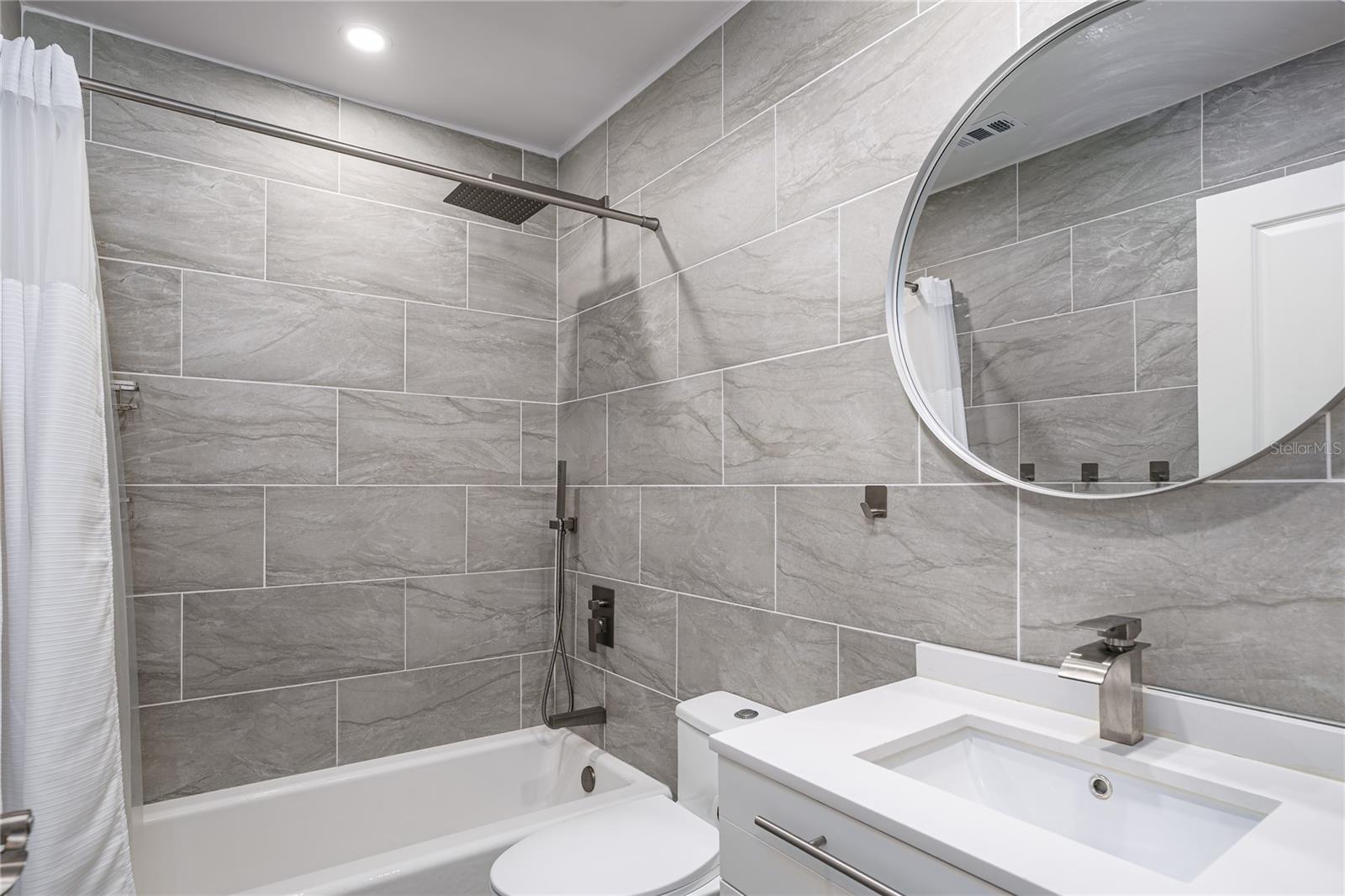 Image 20 of 32 For 208 Cape Harbour Loop 101