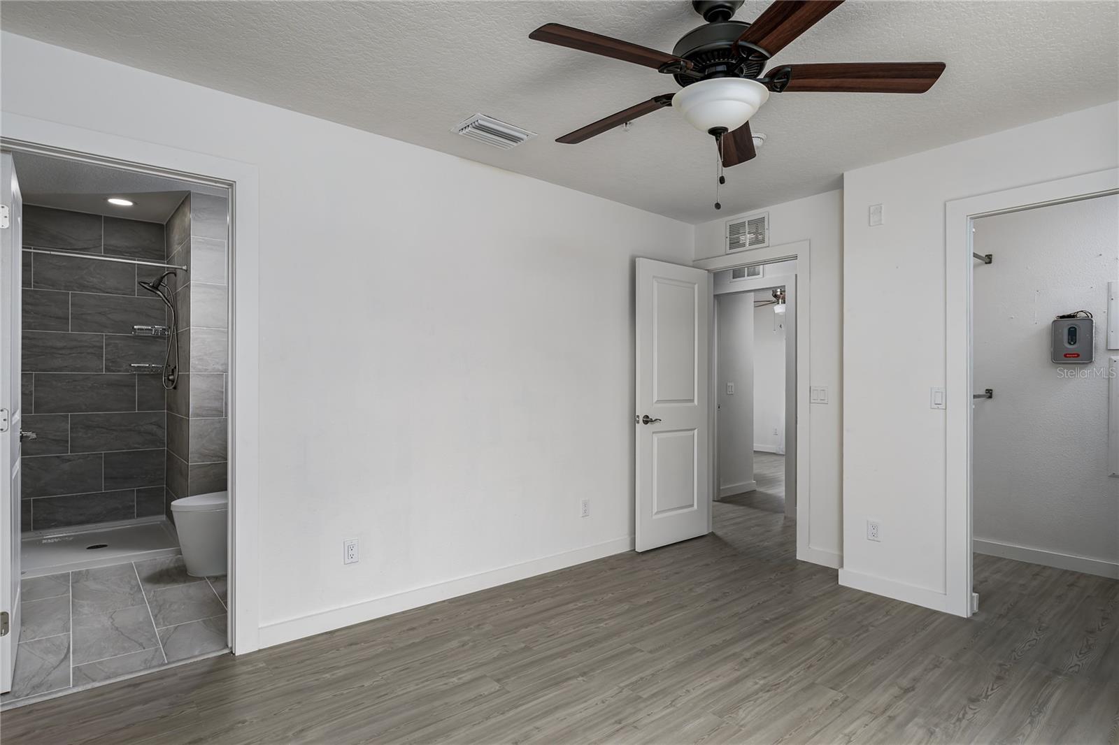 Image 22 of 32 For 208 Cape Harbour Loop 101