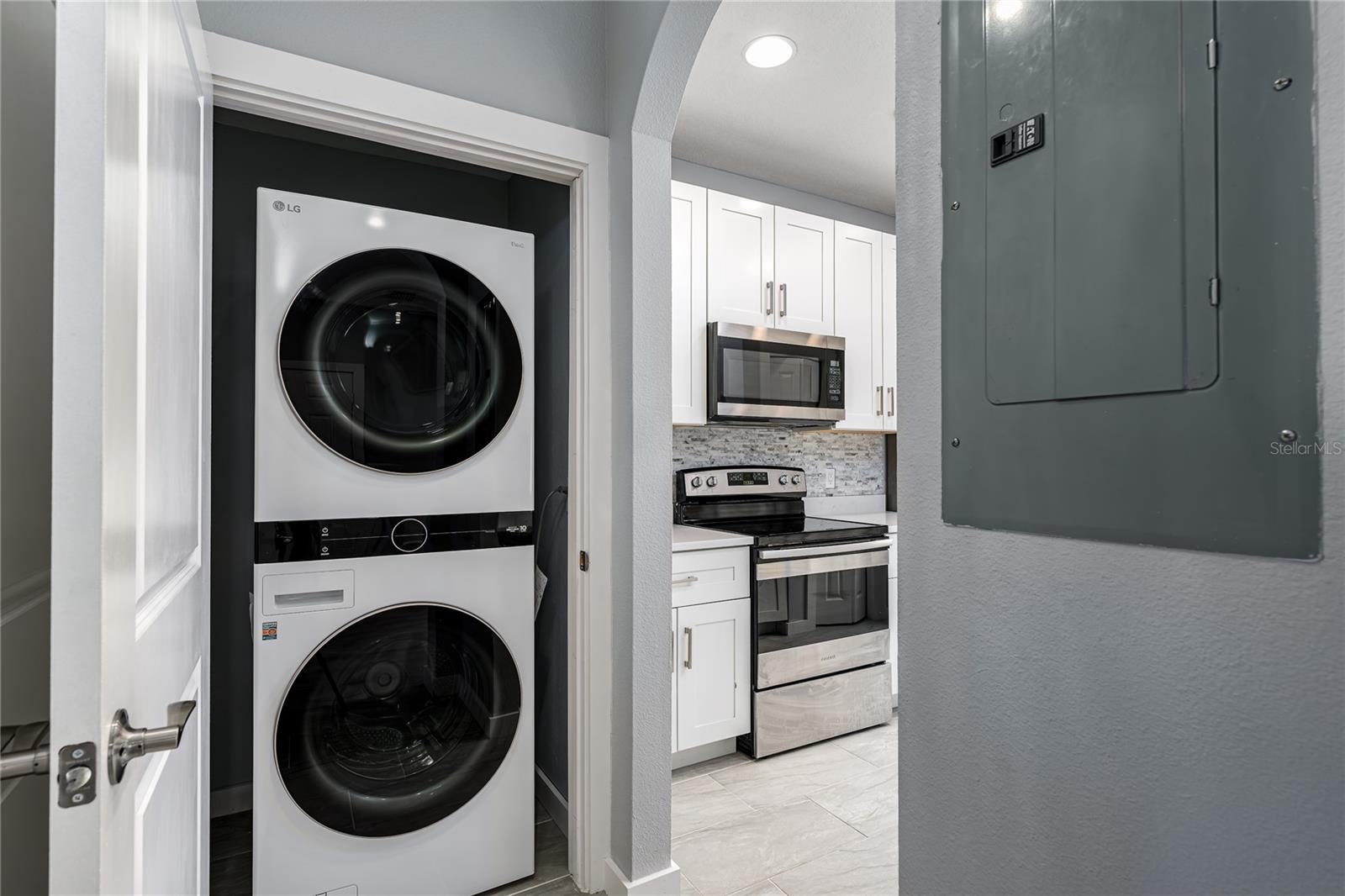 Image 4 of 32 For 208 Cape Harbour Loop 101