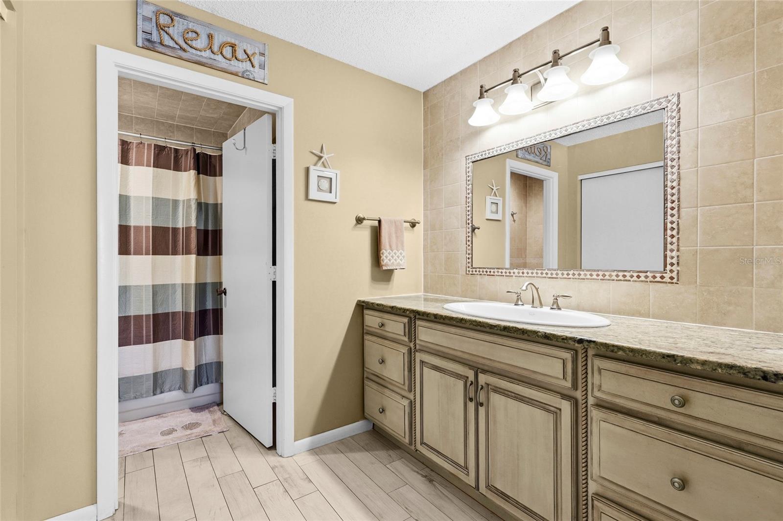 Image 11 of 77 For 5327 Myrtle Wood  52