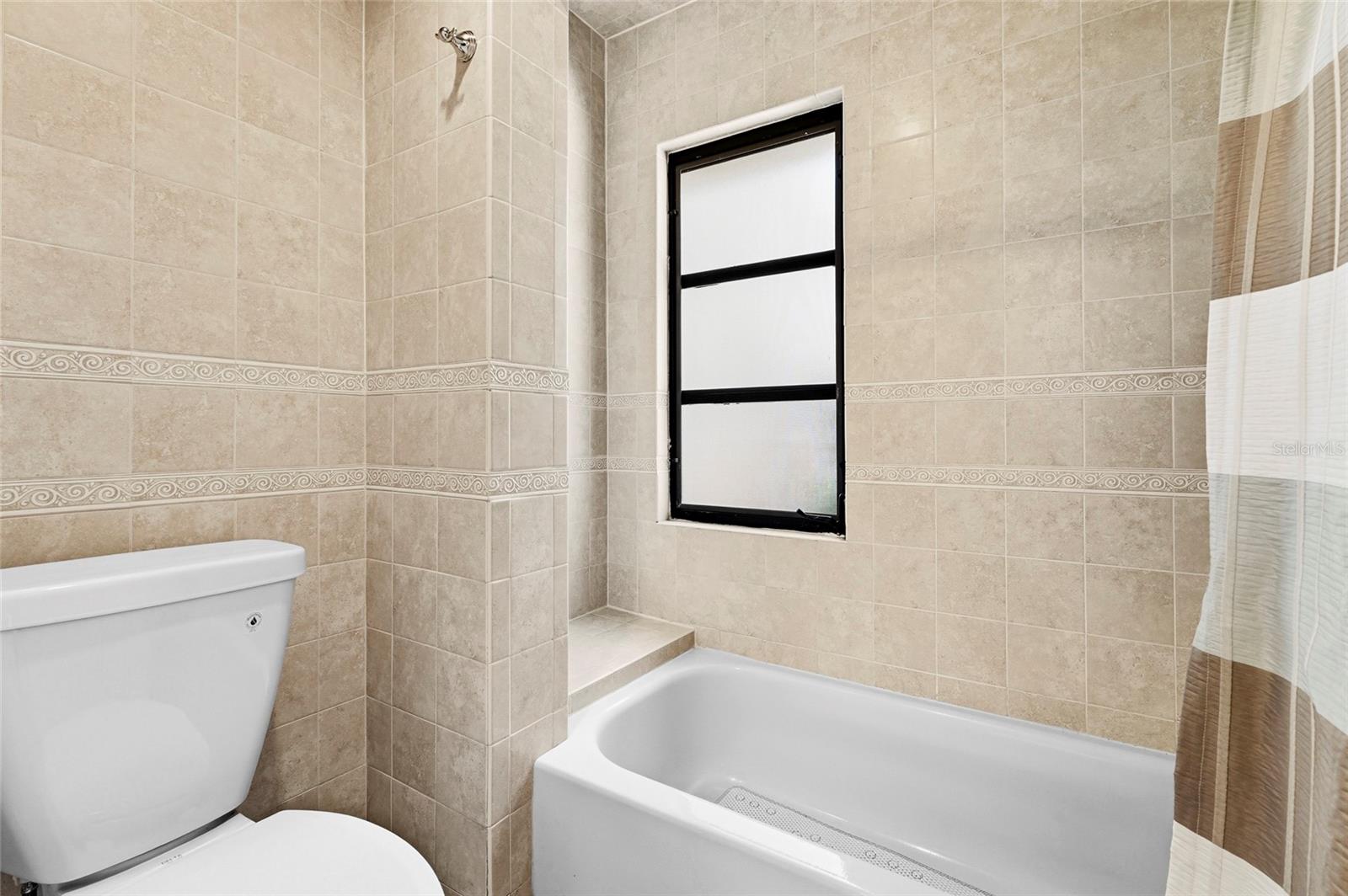 Image 12 of 77 For 5327 Myrtle Wood  52